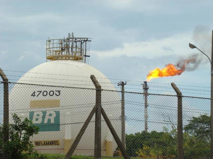 Resultado de imagem para Unidade de tratamento de gás da Petrobras volta a operar em Macaé